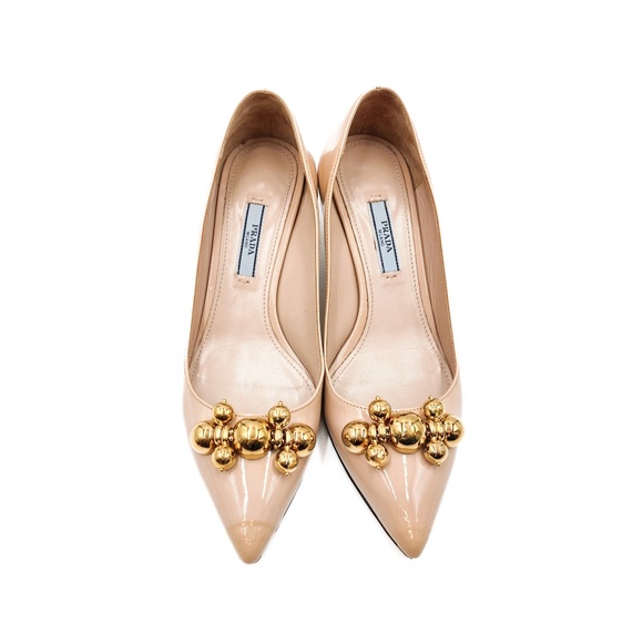 Prada Patent Leather Nude Beige Kitten Heel Pumps with Gold Brooch EU 36.5 - Picture 3 of 9